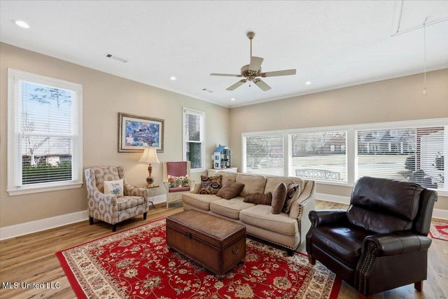 206 Oak Hollow Drive, Madison, MS 39110