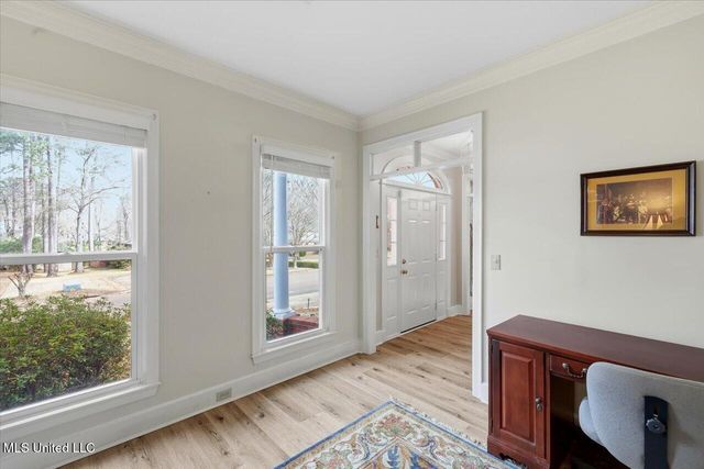 206 Oak Hollow Drive, Madison, MS 39110