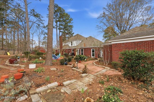 206 Oak Hollow Drive, Madison, MS 39110