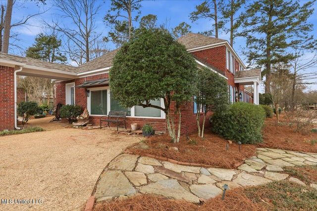 206 Oak Hollow Drive, Madison, MS 39110