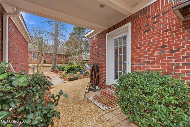 206 Oak Hollow Drive, Madison, MS 39110