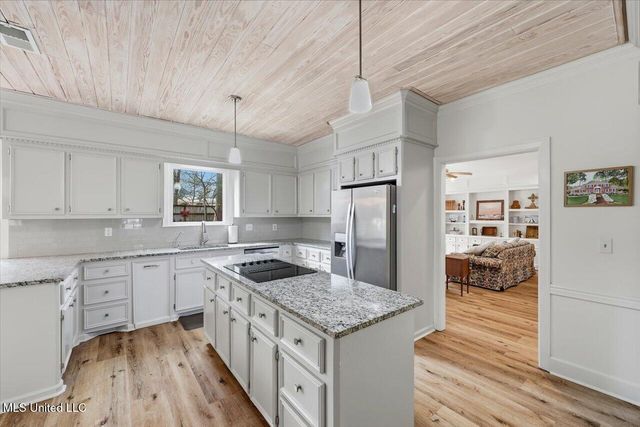 206 Oak Hollow Drive, Madison, MS 39110