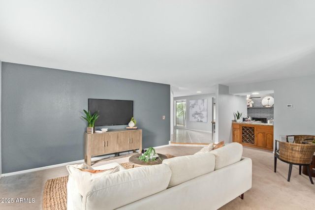 18585 N 70TH Avenue, Glendale, AZ 85308