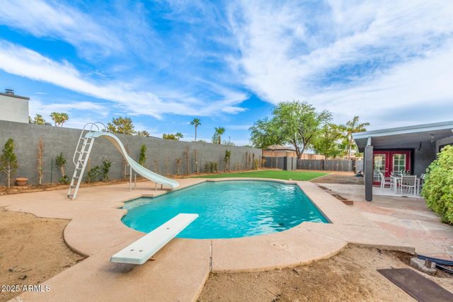 18585 N 70TH Avenue, Glendale, AZ 85308