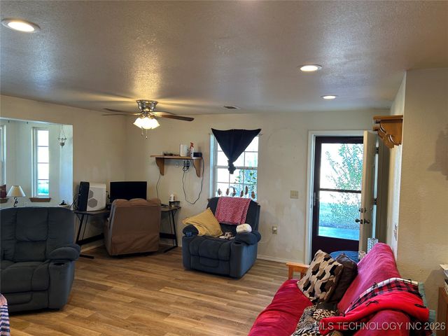 25044 S 145th E, Webbers Falls, OK 74470