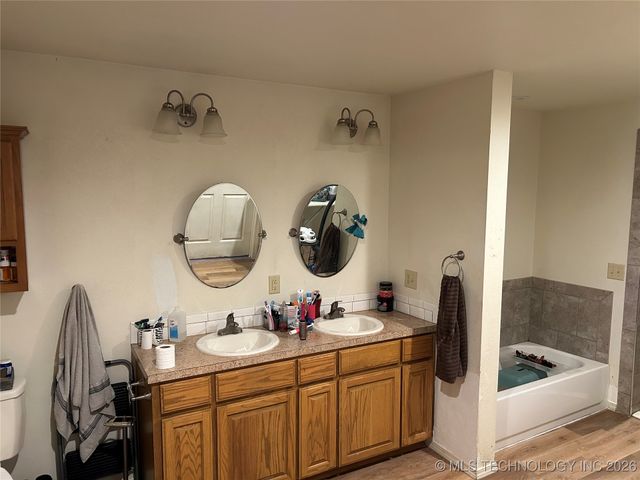 25044 S 145th E, Webbers Falls, OK 74470