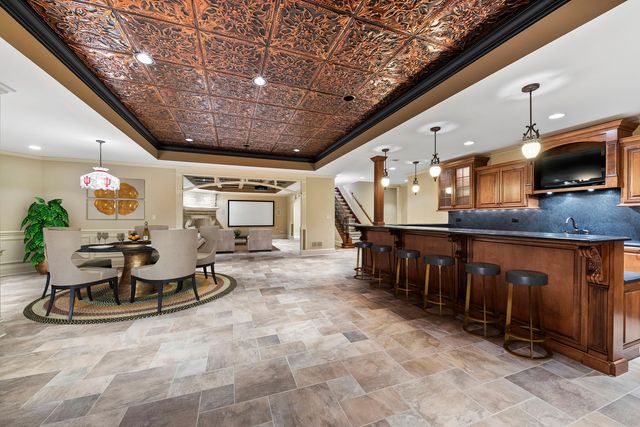 1533 Park West Circle, Munster, IN 46321