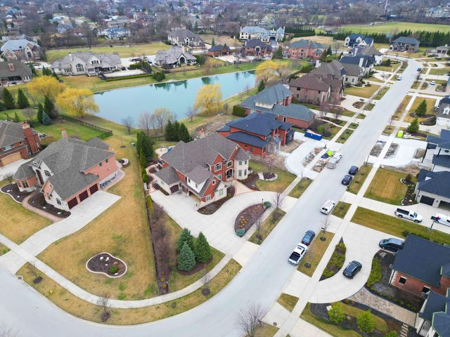 1533 Park West Circle, Munster, IN 46321