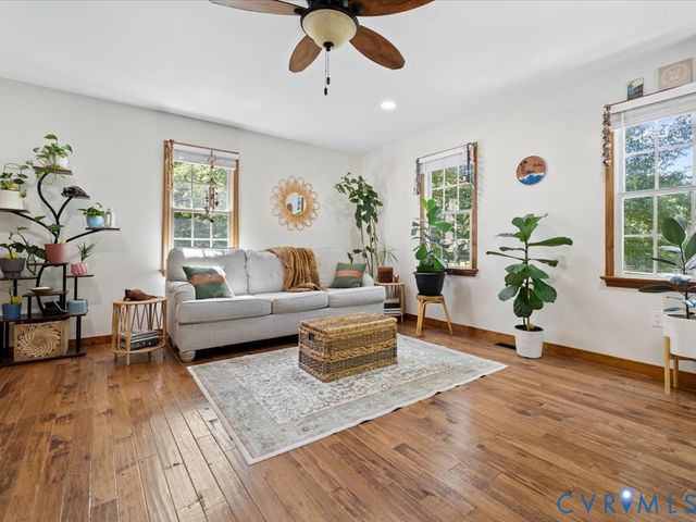 9740 Beaver Bridge Rd, Chesterfield, VA 23838