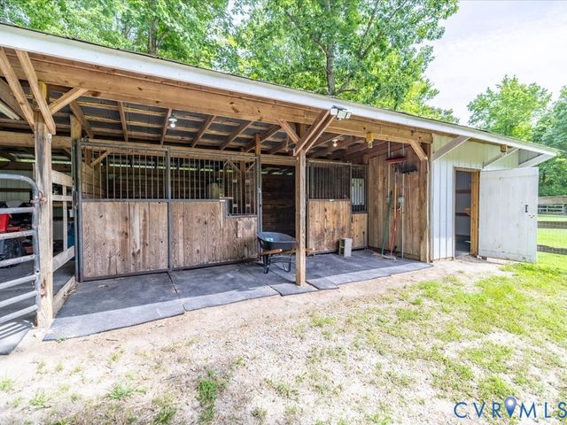 9740 Beaver Bridge Rd, Chesterfield, VA 23838