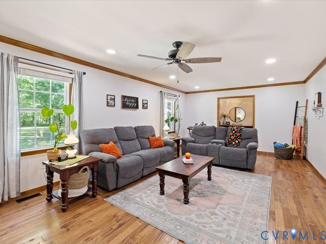 9740 Beaver Bridge Rd, Chesterfield, VA 23838