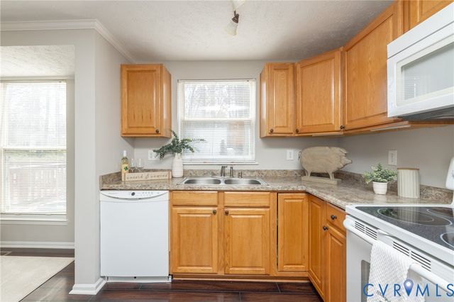 9509 Steamboat Dr, Glen Allen, VA 23060