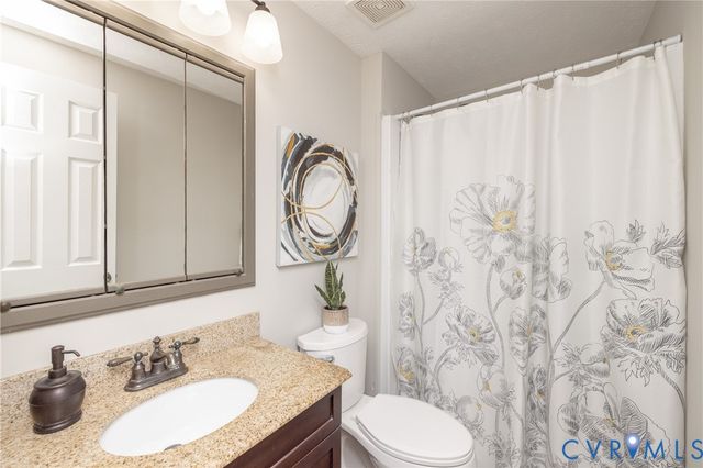 9509 Steamboat Dr, Glen Allen, VA 23060