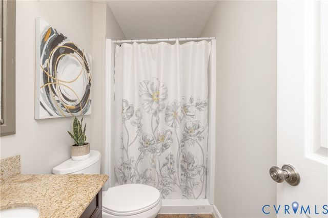 9509 Steamboat Dr, Glen Allen, VA 23060