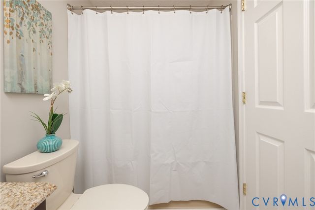 9509 Steamboat Dr, Glen Allen, VA 23060