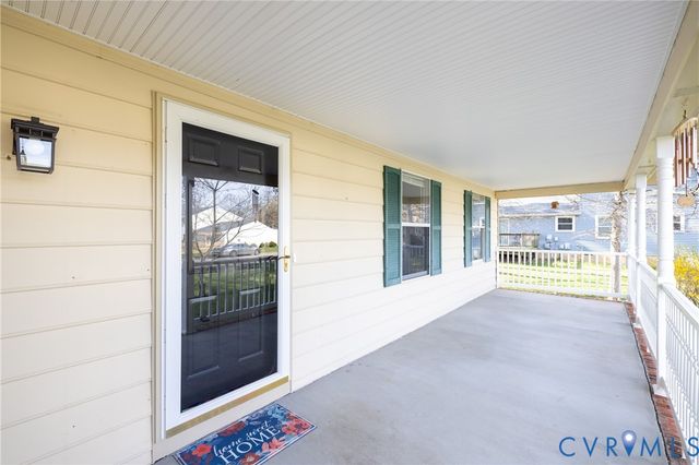 9509 Steamboat Dr, Glen Allen, VA 23060