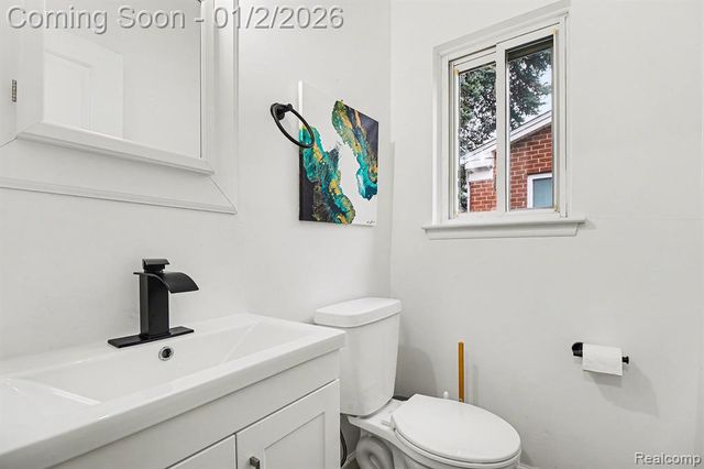 2810 Rhodes Drive, Troy, MI 48083