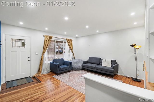 2810 Rhodes Drive, Troy, MI 48083