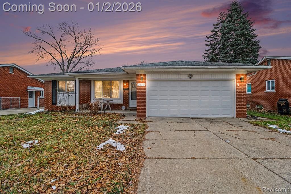 2810 Rhodes Drive, Troy, MI 48083