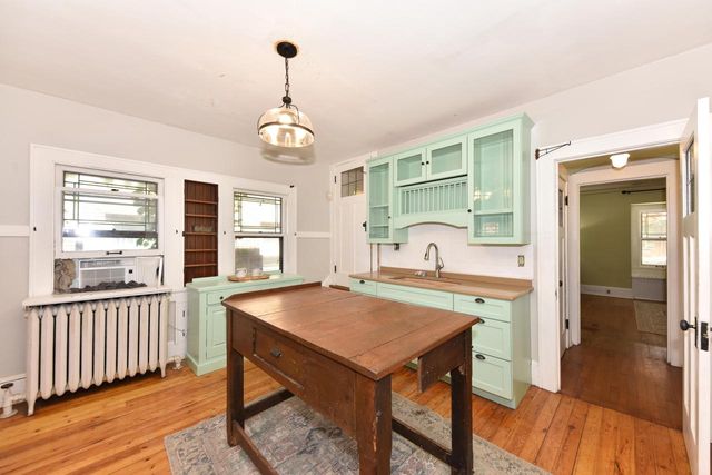 2565 N Grant BOULEVARD, Milwaukee, WI 53210
