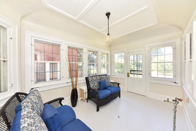 2565 N Grant BOULEVARD, Milwaukee, WI 53210