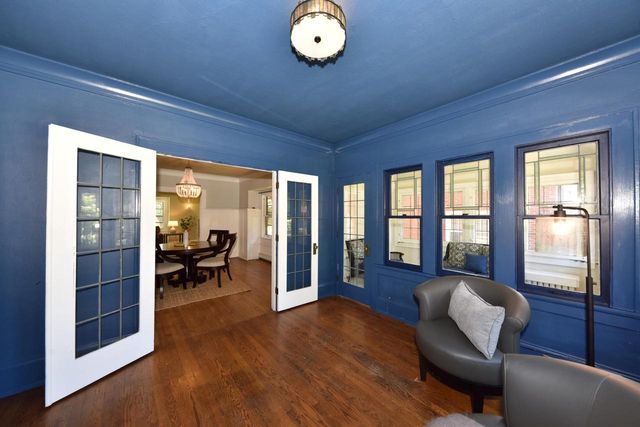 2565 N Grant BOULEVARD, Milwaukee, WI 53210