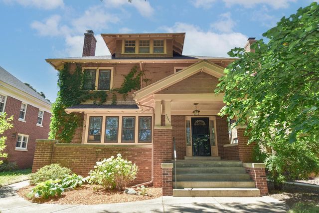2565 N Grant BOULEVARD, Milwaukee, WI 53210