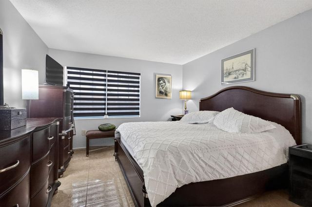 18977 NW 63rd Ct Circle, Miami Gardens, FL 33015