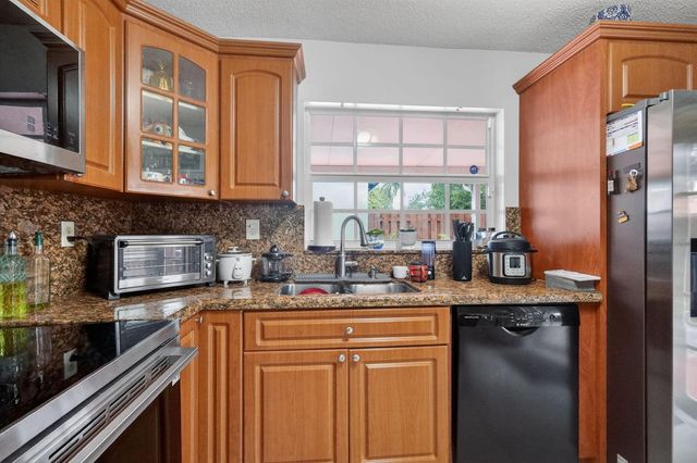 18977 NW 63rd Ct Circle, Miami Gardens, FL 33015