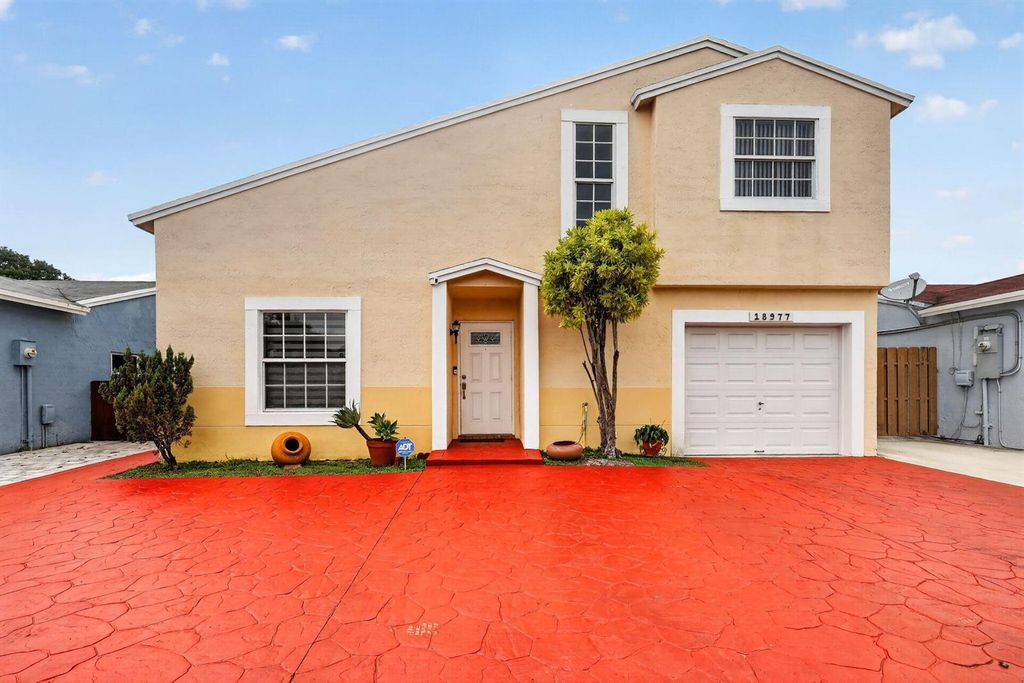 18977 NW 63rd Ct Circle, Miami Gardens, FL 33015