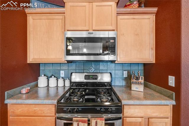 777 Woodleaf Drive, Pueblo, CO 81007