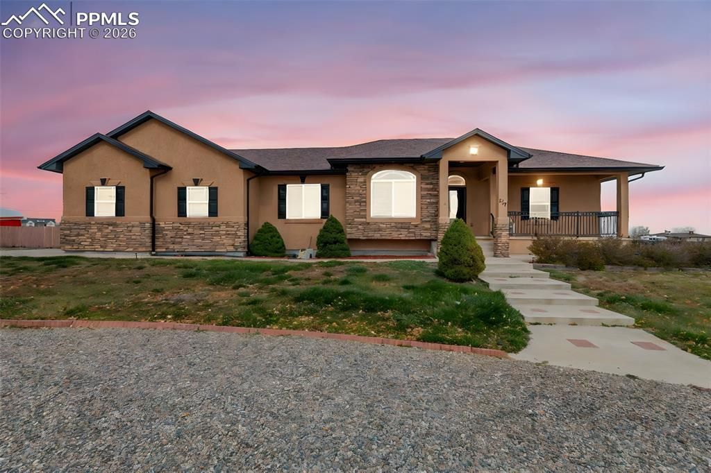 777 Woodleaf Drive, Pueblo, CO 81007
