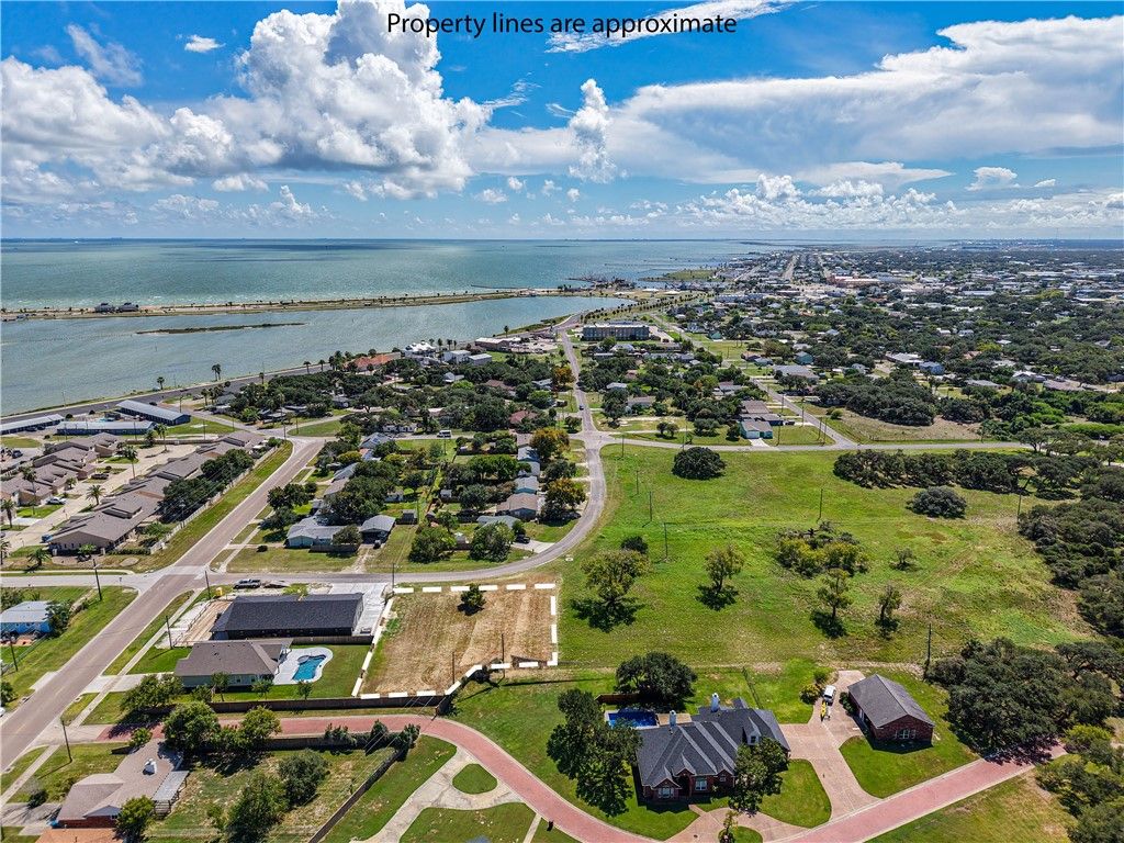 1502 / 1506 Cherry St, Rockport, TX 78382 — photo 5