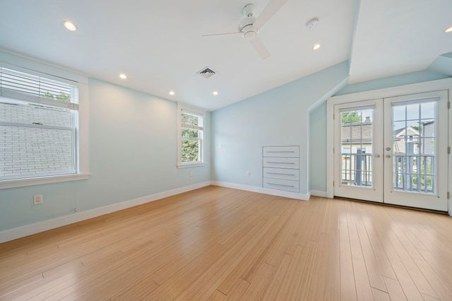 23 Cheverus Rd 3, Boston, MA 02124