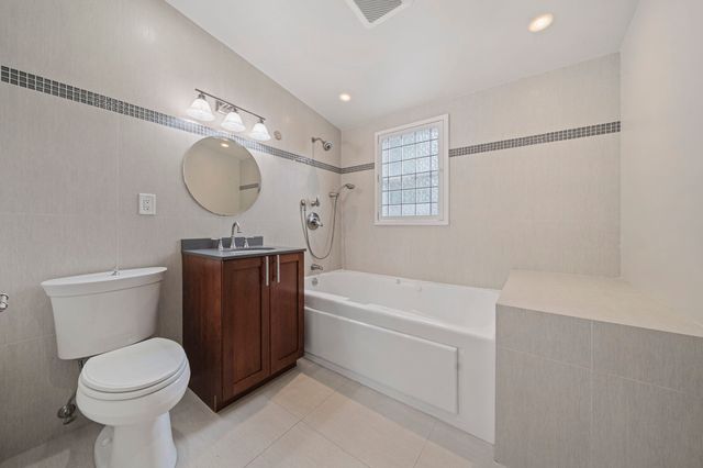 23 Cheverus Rd 3, Boston, MA 02124