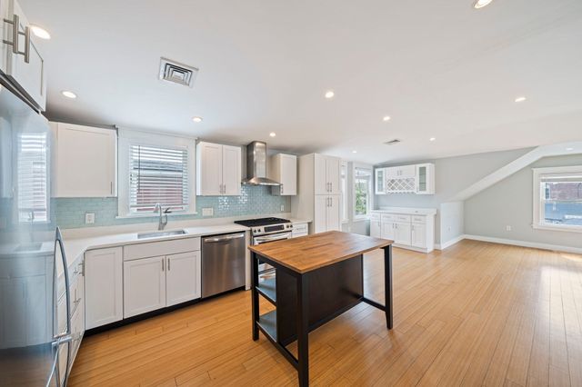 23 Cheverus Rd 3, Boston, MA 02124