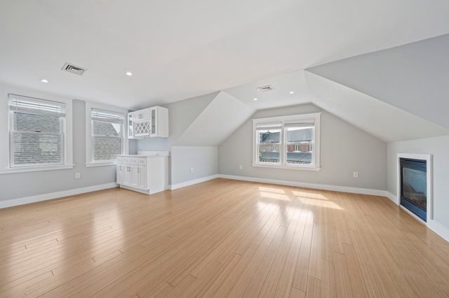 23 Cheverus Rd 3, Boston, MA 02124