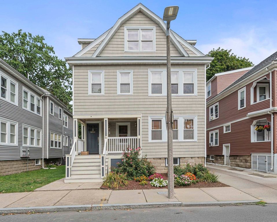 23 Cheverus Rd 3, Boston, MA 02124