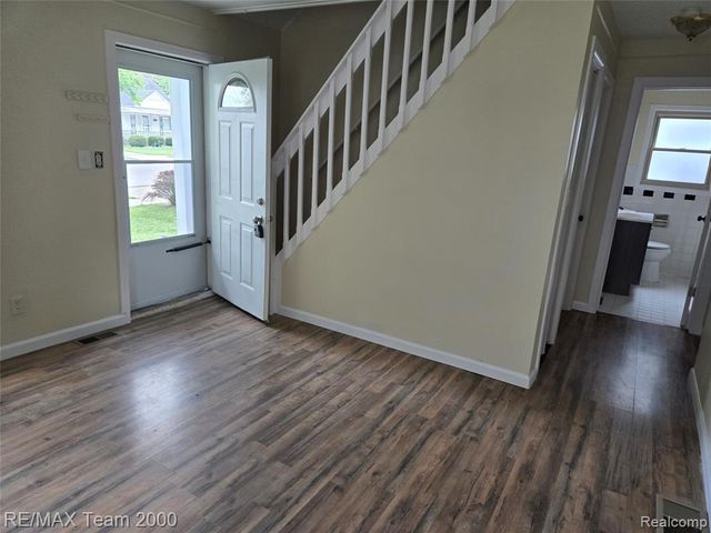 24684 Lehigh Street, Dearborn Heights, MI 48125