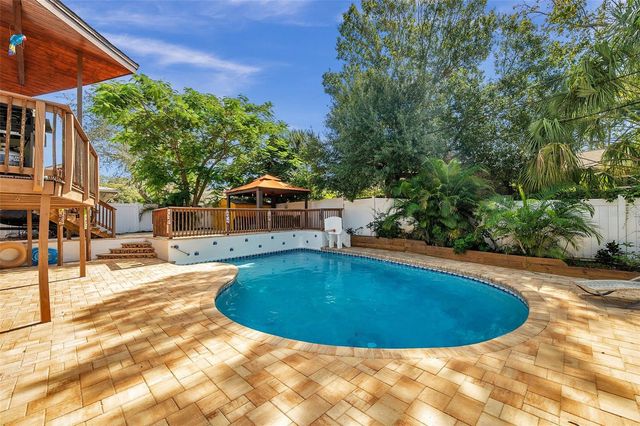 1261 12TH COURT SW, Largo, FL 33770