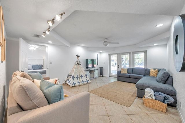 1261 12TH COURT SW, Largo, FL 33770