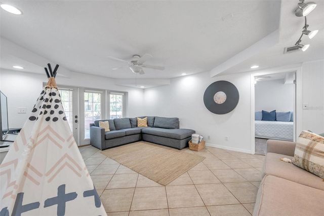 1261 12TH COURT SW, Largo, FL 33770