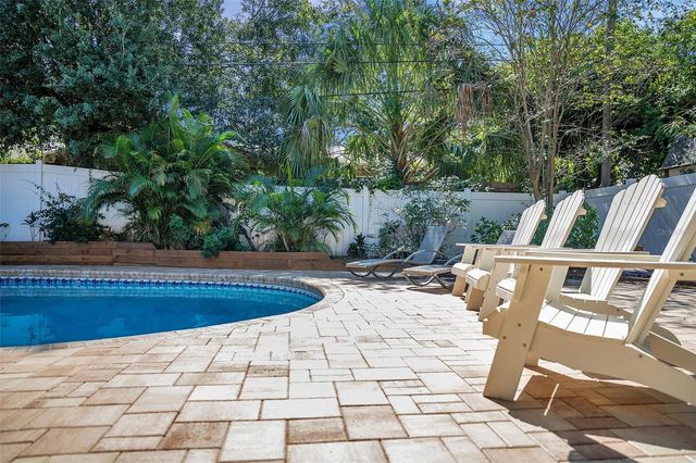 1261 12TH COURT SW, Largo, FL 33770