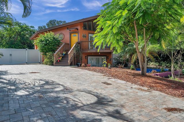 1261 12TH COURT SW, Largo, FL 33770