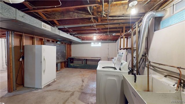 44 Greenfield Drive, Tonawanda, NY 14150