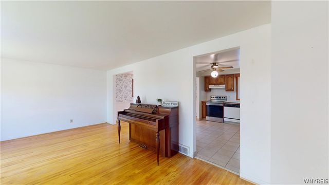 44 Greenfield Drive, Tonawanda, NY 14150
