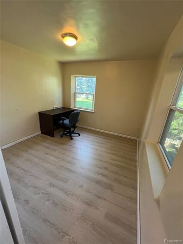 24932 Marigold Avenue, Warren, MI 48089