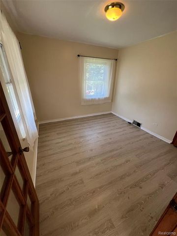 24932 Marigold Avenue, Warren, MI 48089