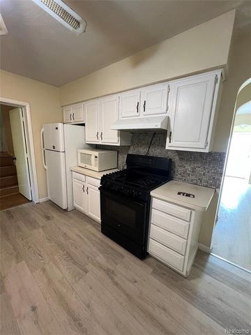 24932 Marigold Avenue, Warren, MI 48089