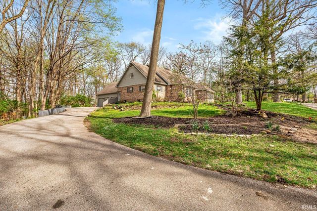 2239 Topswood Lane, South Bend, IN 46614